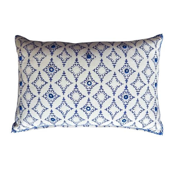 John Robshaw Decorative Pillow White Blue Embroidery WaterFowl Feathers 12”X18” - Picture 1 of 9